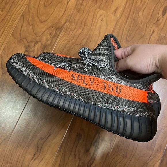 Yeezy boost 350 V2 size 8.5